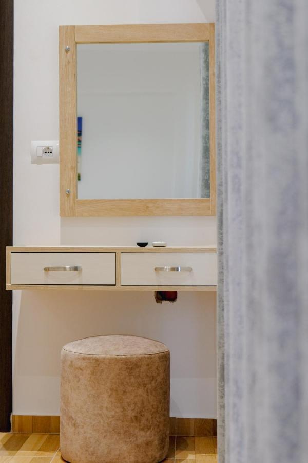 Osmani Rooms Sarandë エクステリア 写真